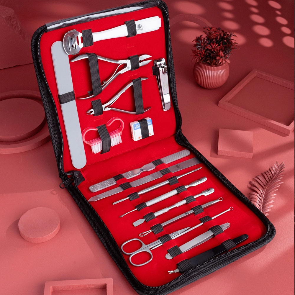 17 Pcs Manicure & Pedicure Set